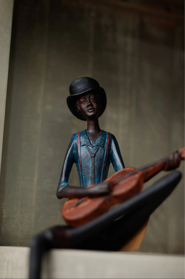 Sitting Jazz Band Strings