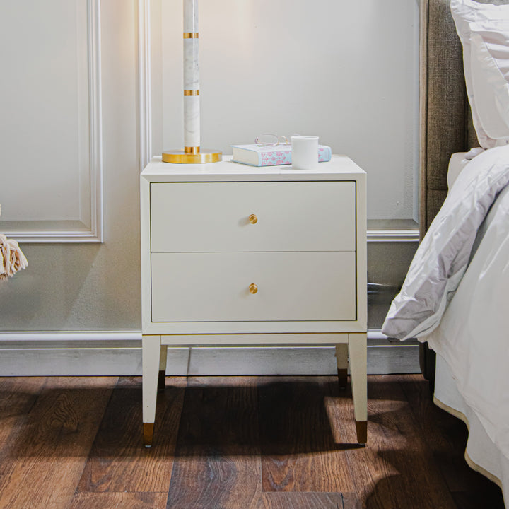 Bex White Side Table Roomset