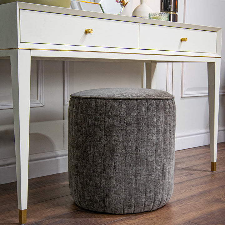 Mylo Stool Roomset