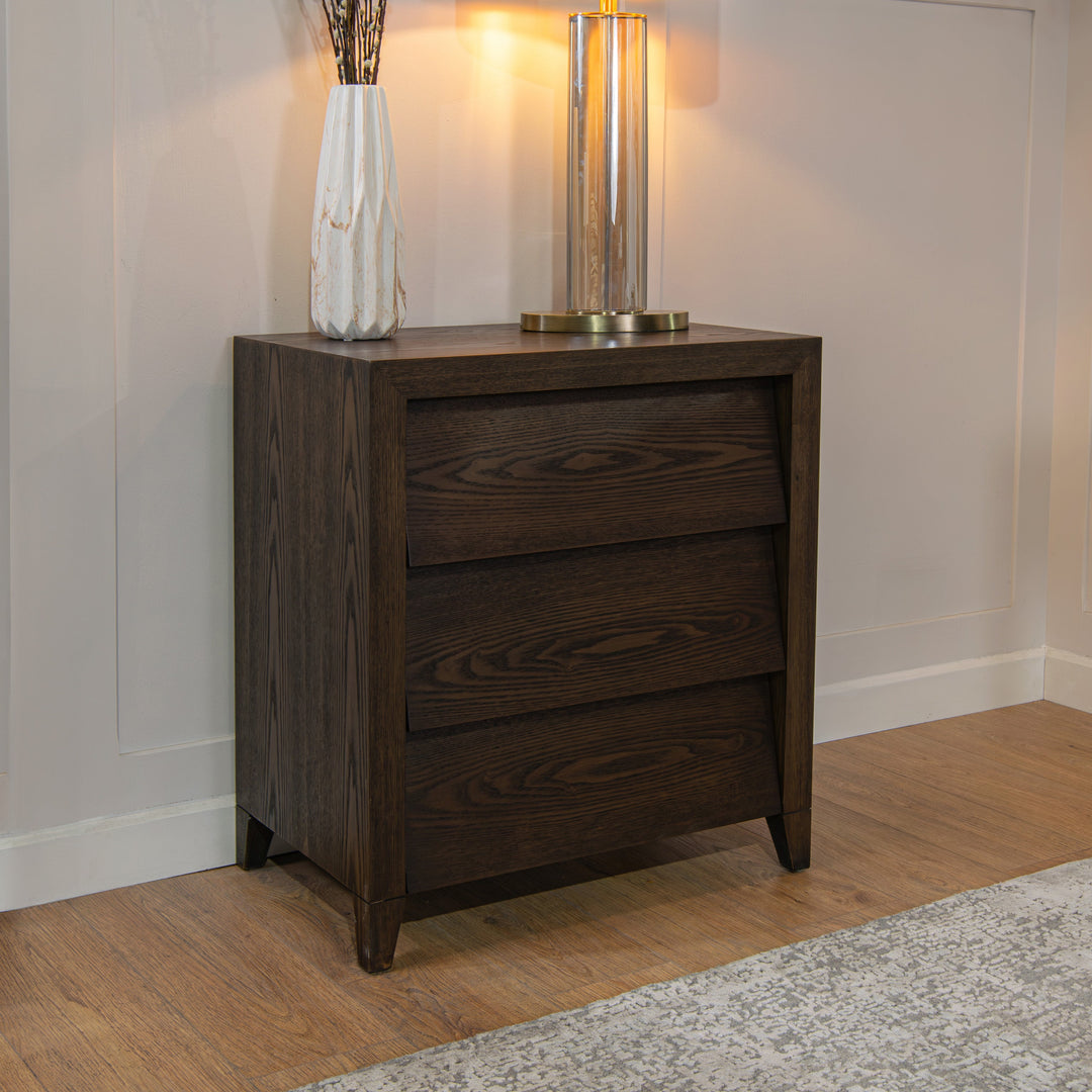 Brio Chocolate Finish Chest of Drawers Roomset