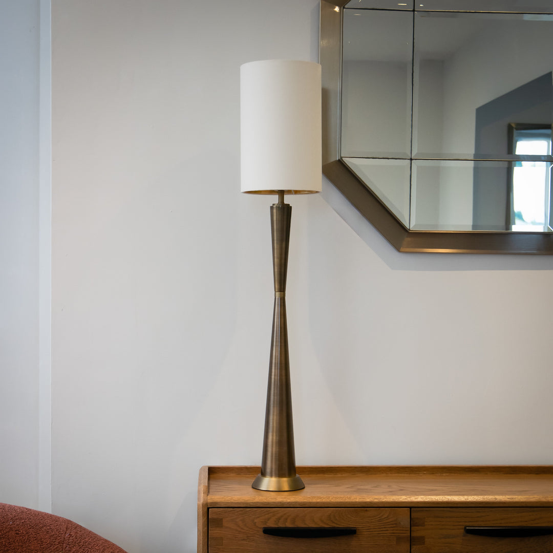 Holt Table Lamp Roomset