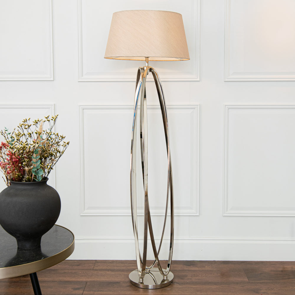 Wren Floor Lamp Roomset