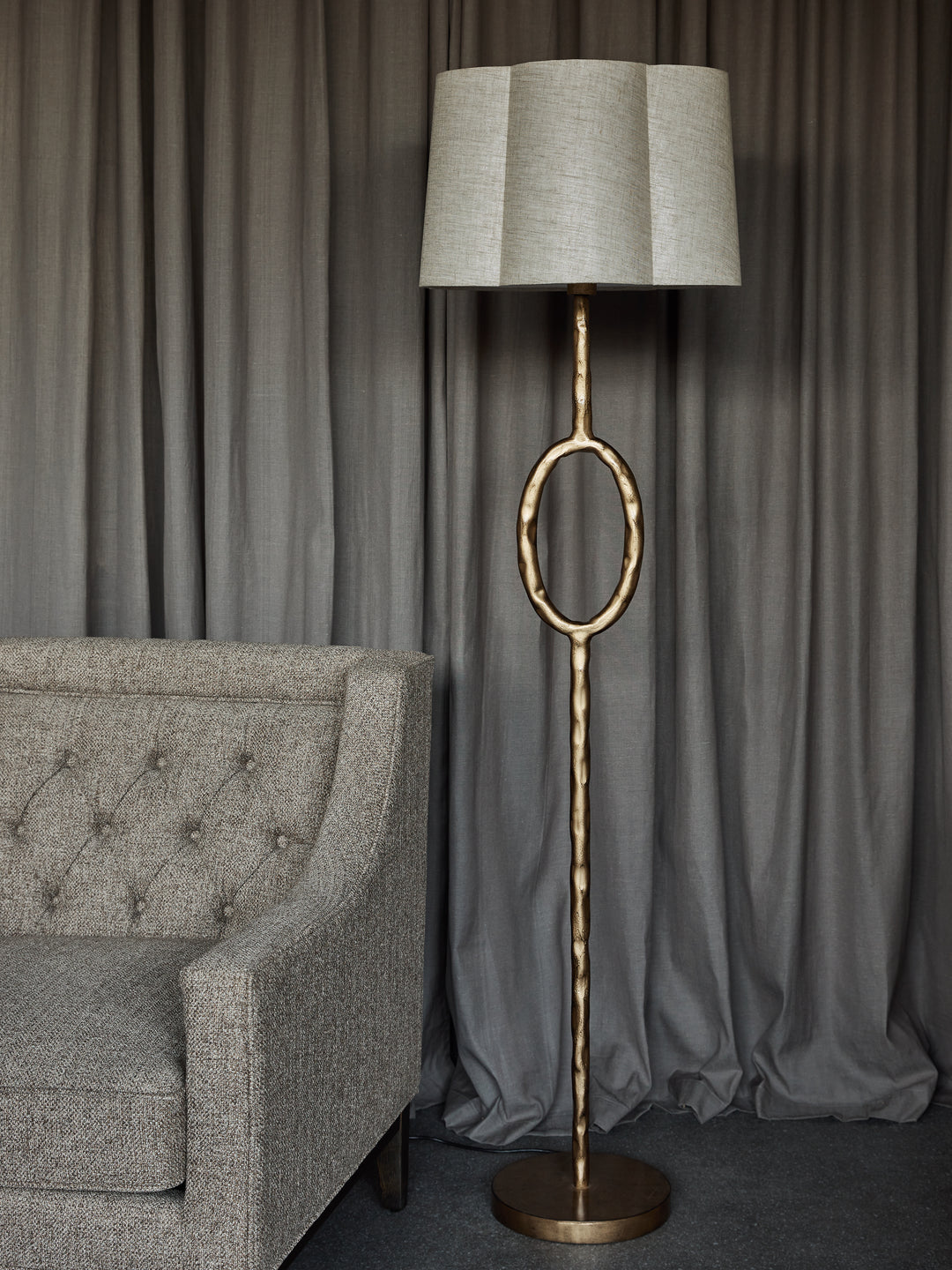 Ronde Floor Lamp with Linen Shade