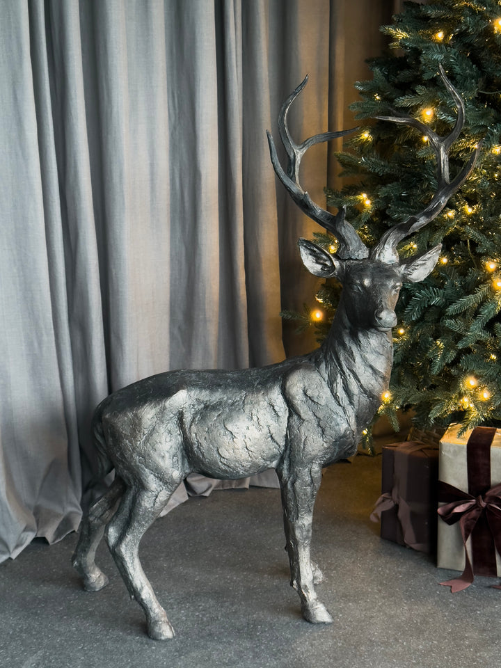 Magnus Regal Standing Stag